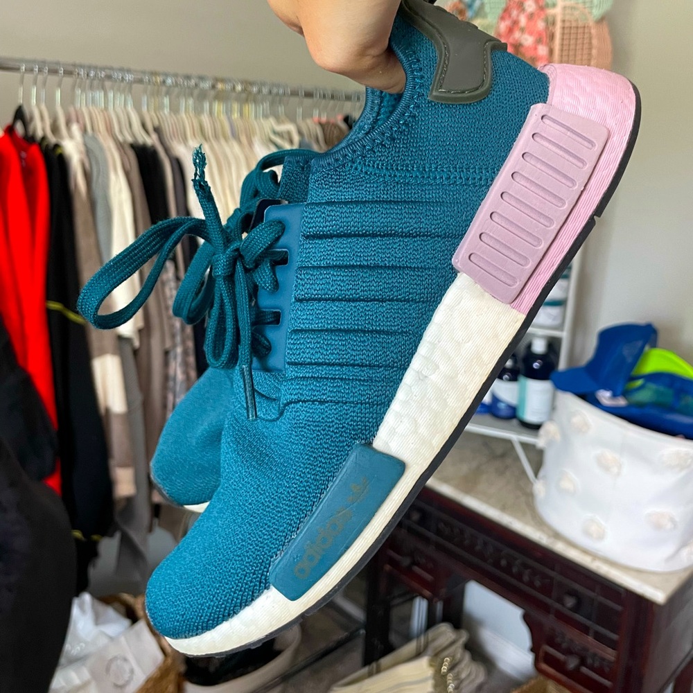 Adidas tennis shoes 🖤 teal and lavender 💜